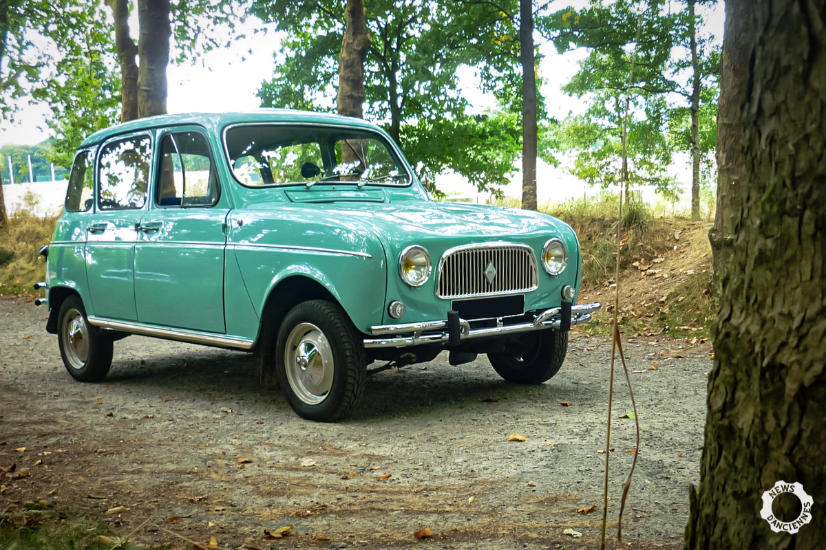 La Renault 4 Super, la luxueuse de la gamme
