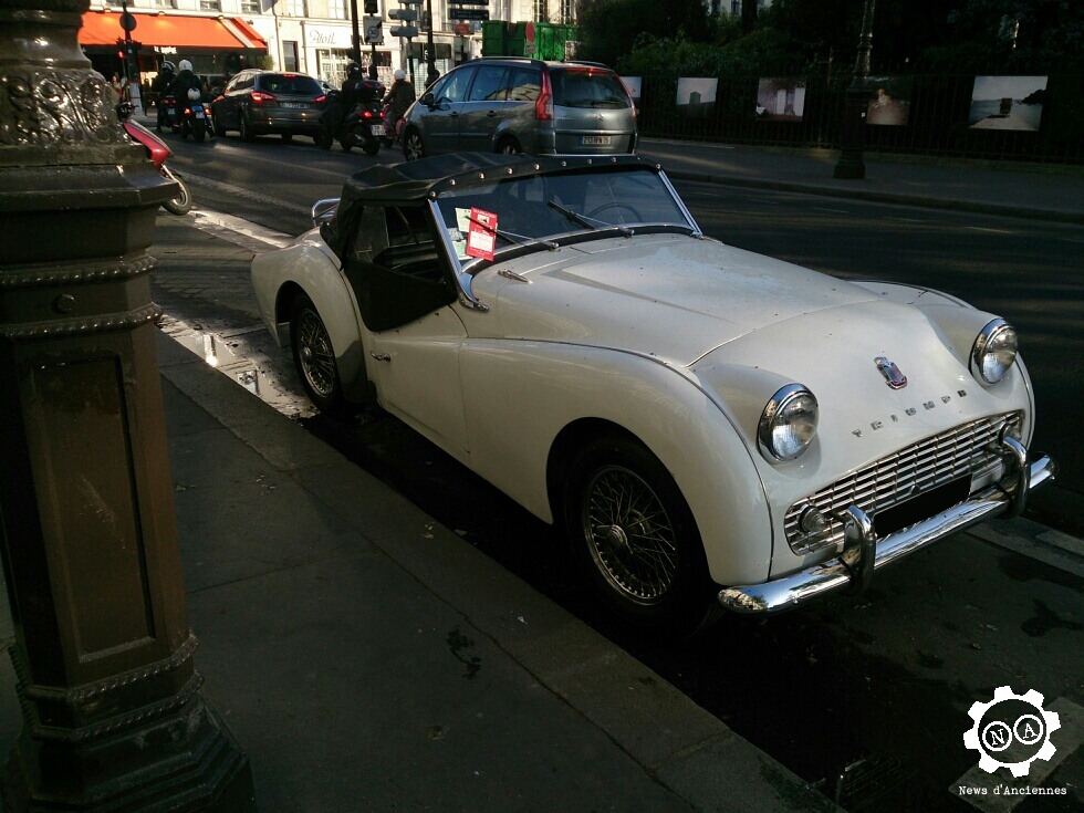 Vue dans la rue : Triumph TR3A