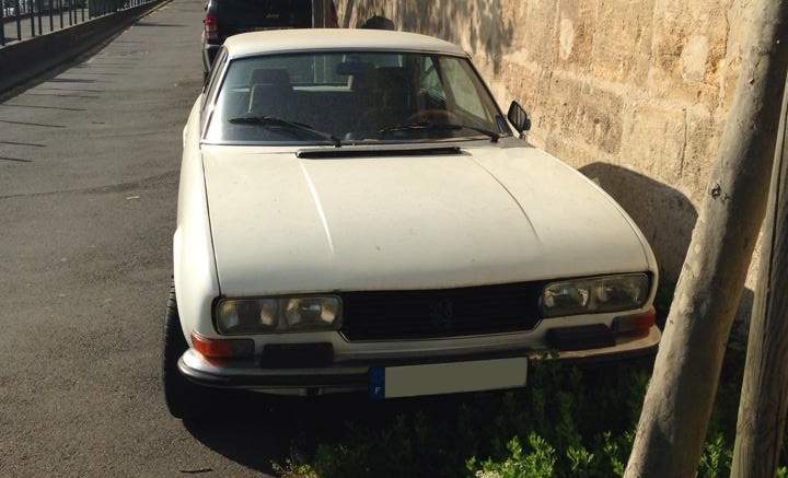 Vue dans la rue : Peugeot 504 Coupé