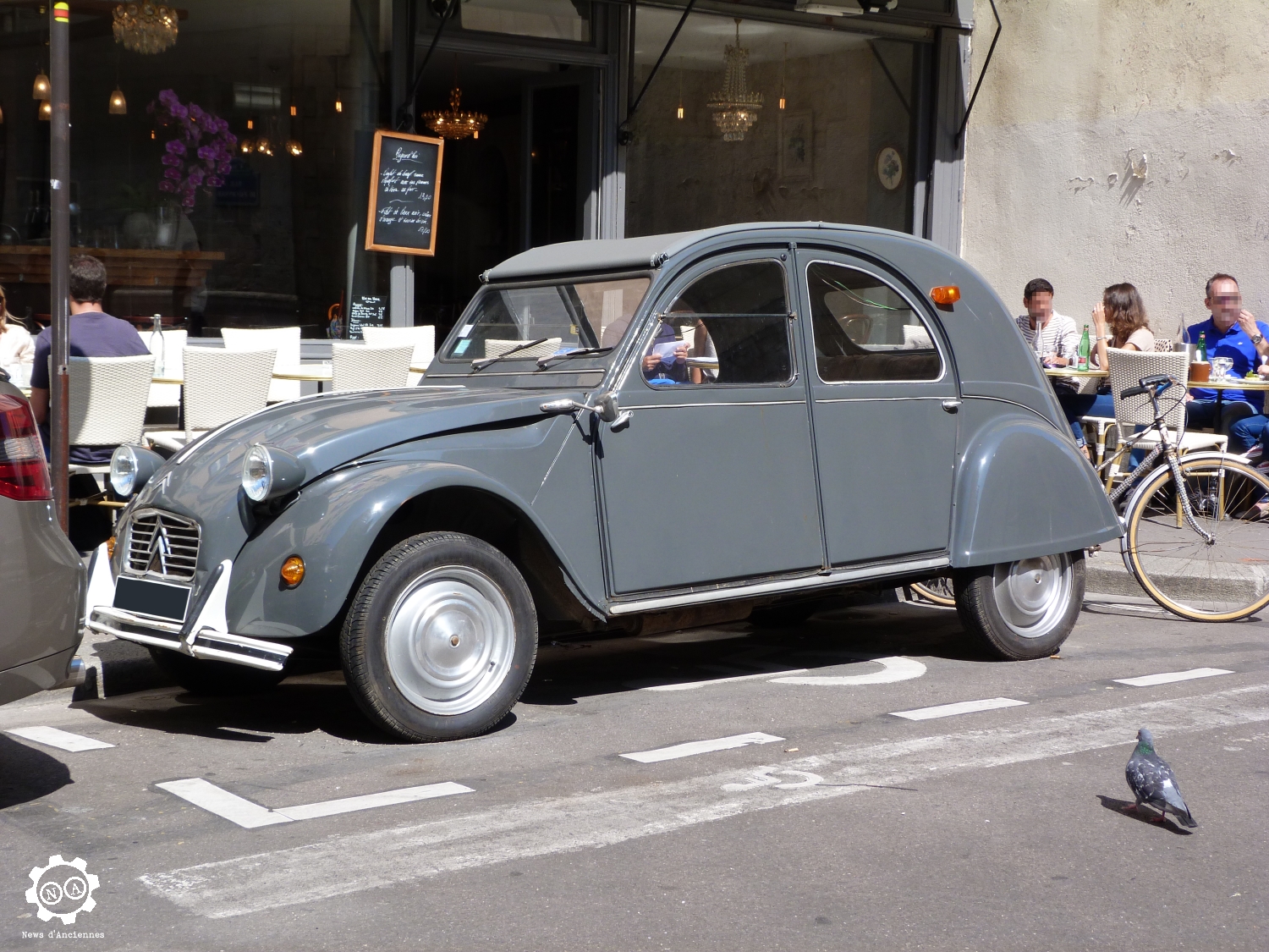 Vue dans la rue : Citroën 2 CV