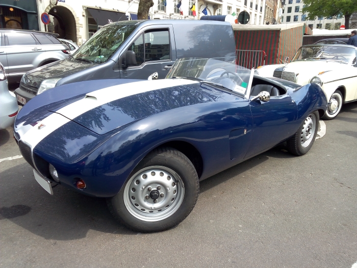 Vue dans la rue : Arnolt Bristol