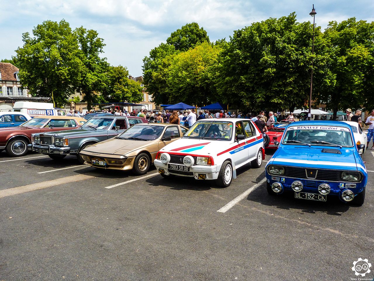 Grand format : Sezanne Retromobile et Promenade des Coteaux Sézannais