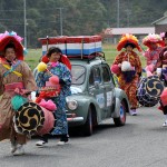 14 2010 japan shinto- Tour de France en Renault 4CV