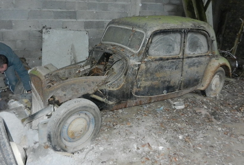 Sortie de Grange : une Citroën Traction ex René Coty aux enchères