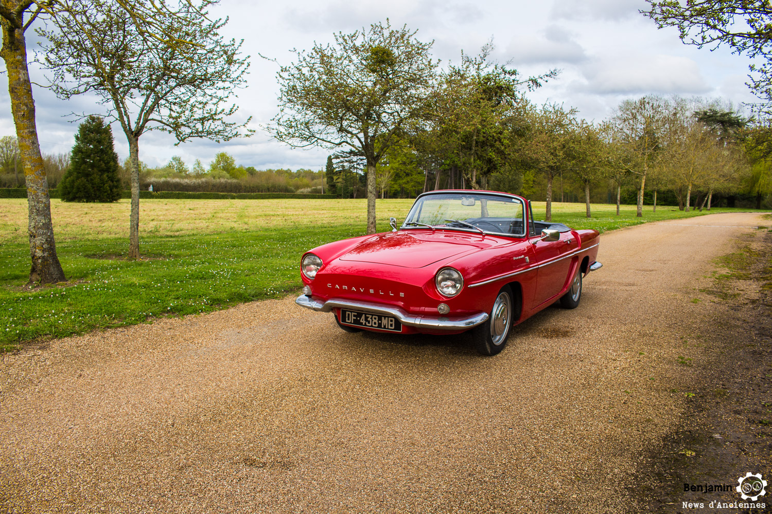 Au volant d&rsquo;une Renault Caravelle, pas besoin d&rsquo;un gros moteur pour apprécier un cabriolet