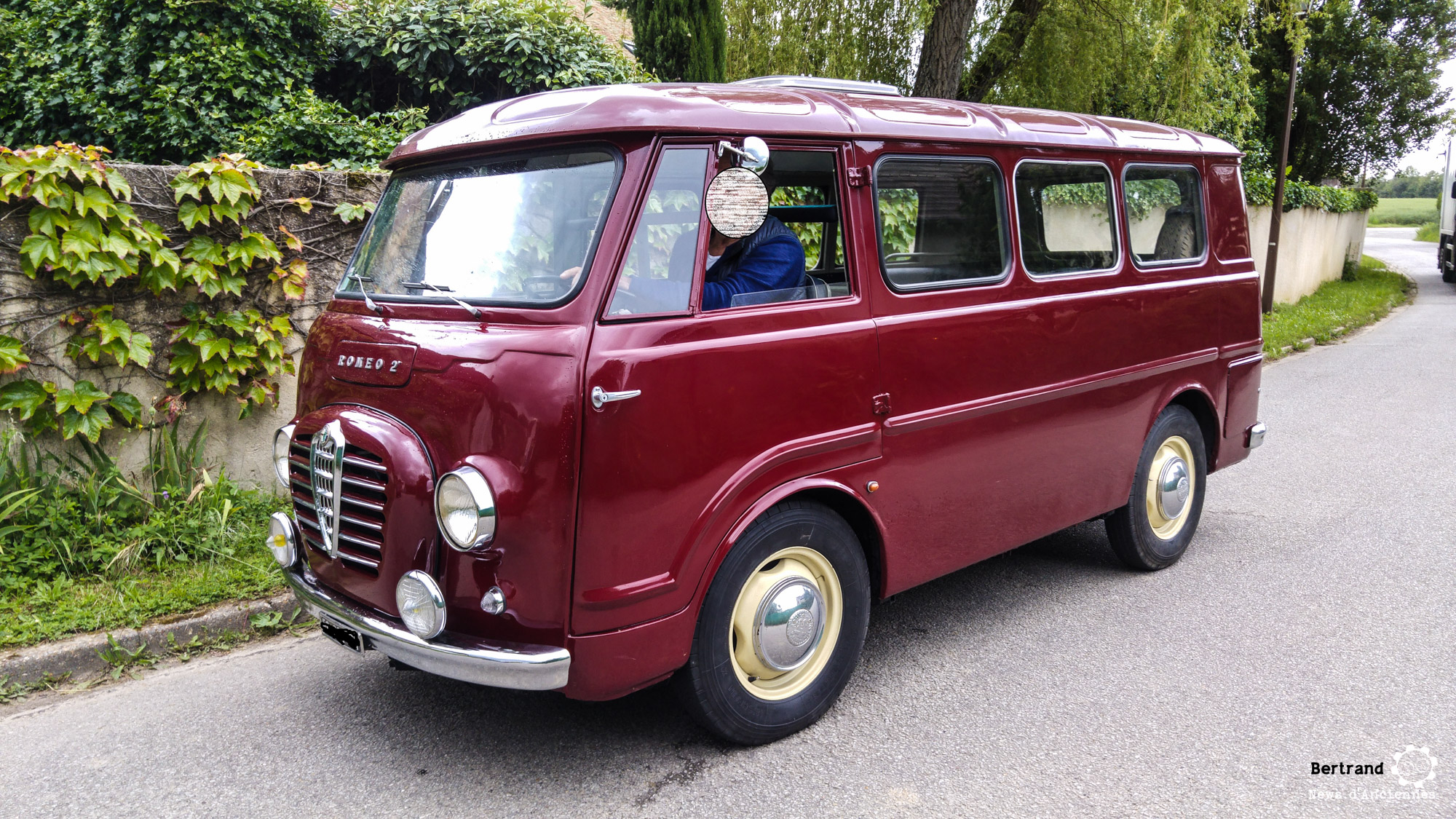 Vu dans la rue : Alfa Romeo Romeo 2