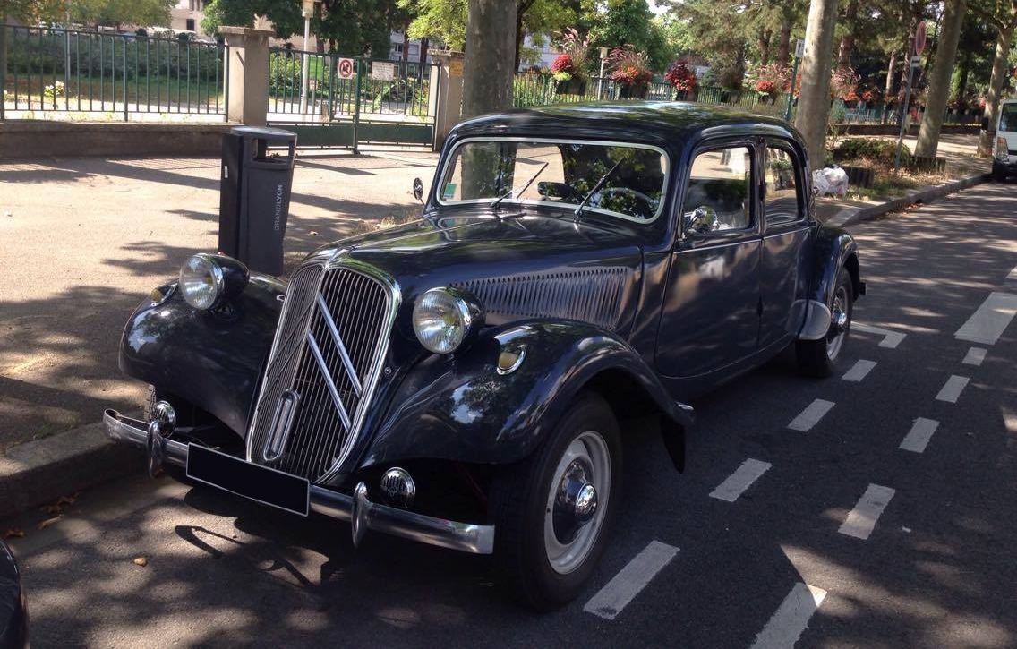 Au Détour d&rsquo;une Rue Lyonnaise, une Citroën Traction