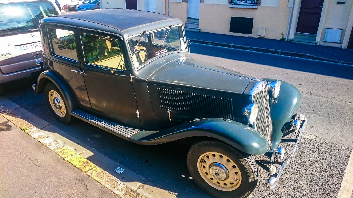 Découverte étonnante, une Lancia France Belna dans la Rue !