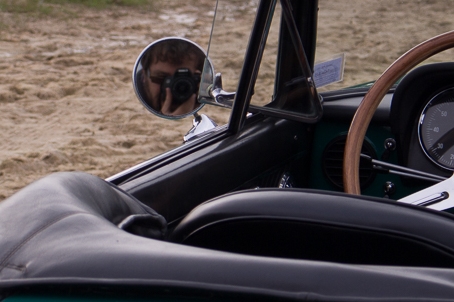 Edito de Novembre : la Voiture Ancienne, la différence entre se déplacer et rouler