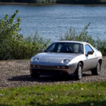 Aguttes à Lyon Porsche 928 S-