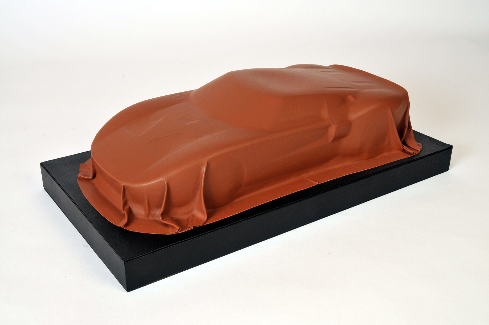 De belles Carrosseries et du Cuir pour les Sculptures des Mardesson