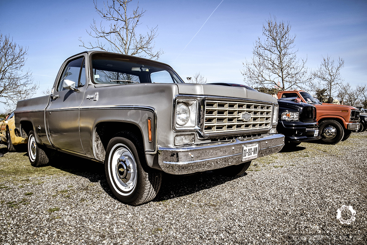 Motors and Café spécial 4×4, pick-up et véhicules militaires