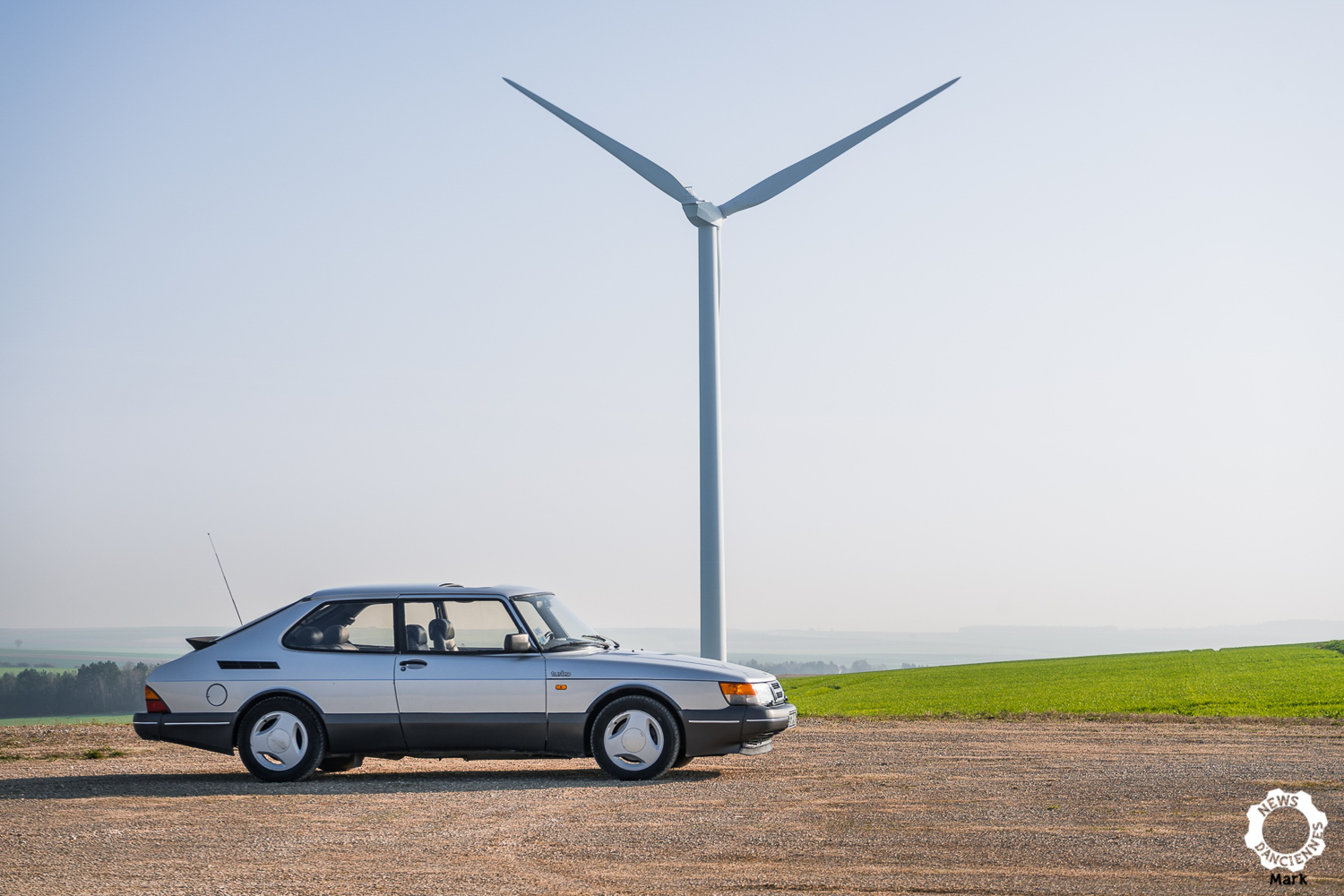 Essai d&rsquo;une Saab 900 Turbo : La voiture méconnue de James Bond !