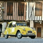 2cv citroen jaune la france en 2 cv gers-