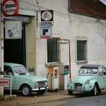 2cv citroen renault 4 la france en 2 cv-