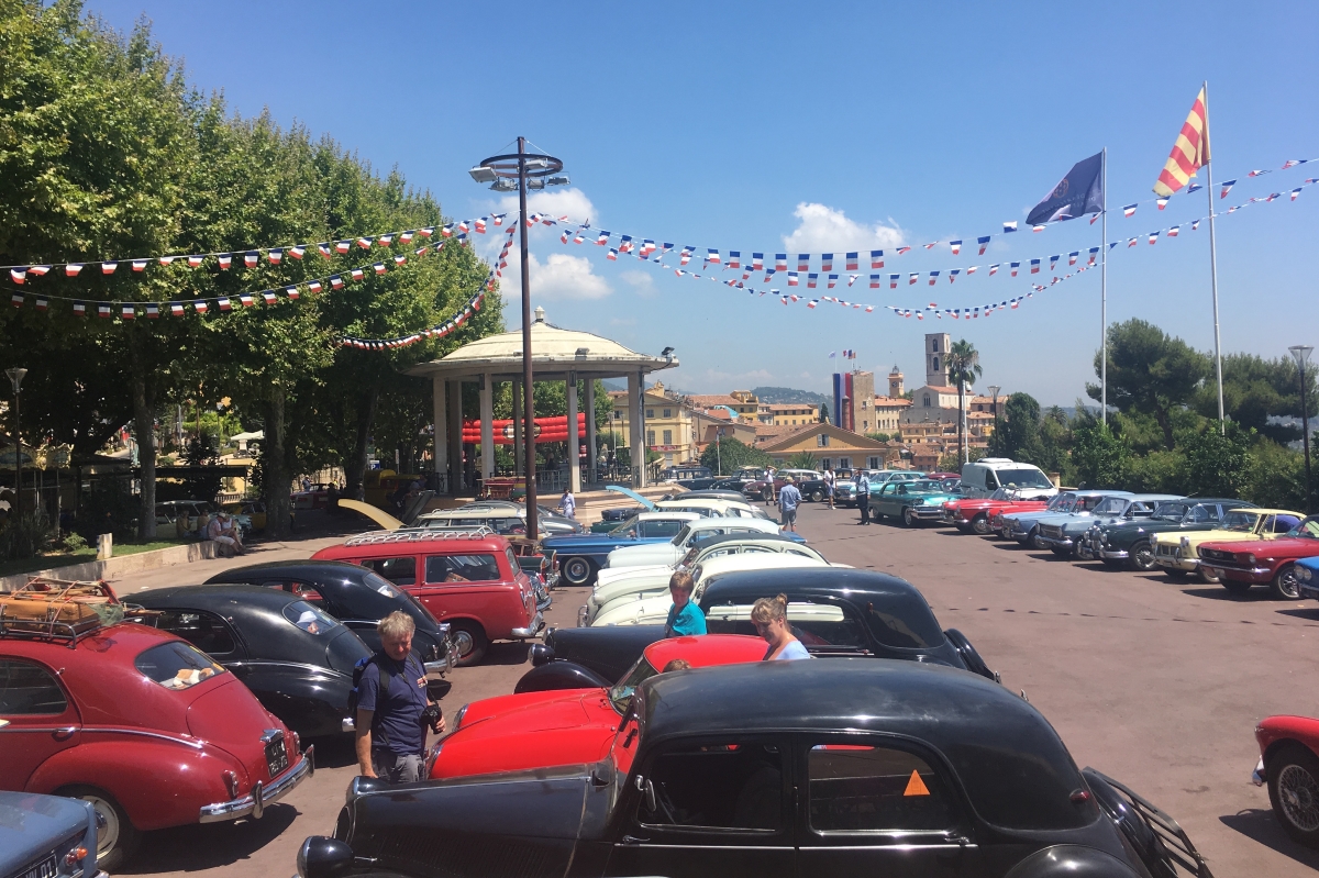 100 autos sur la N7, dernière étape, d&rsquo;Aix en Provence à Grasse