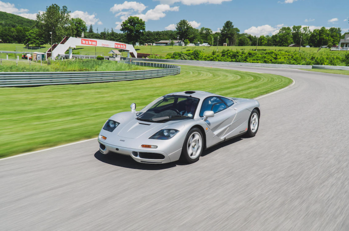 Bonhams à Quail Lodge McLaren F1 2-