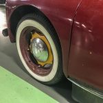 Renault 4CV dans le parking 3- Renault 4CV