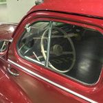 Renault 4CV dans le parking 6- Renault 4CV