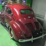 Renault 4CV dans le parking 7- Renault 4CV