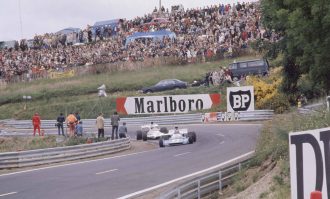 chris amon denny hulme france 1972 by f1 history d6qxqwi-