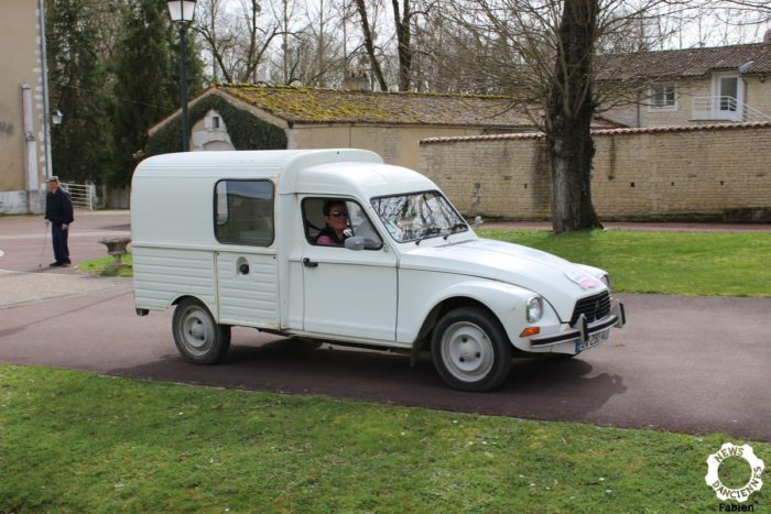 Ronde des Chateaux 2CV et compagnie 5 F-