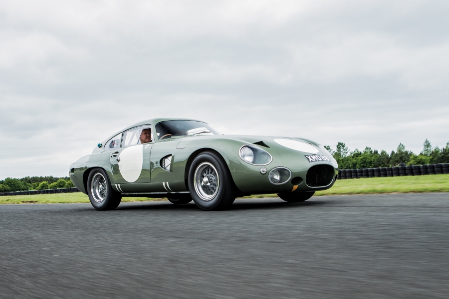 RM Sotheby&rsquo;s frappe encore : l&rsquo;Aston Martin DP 215 passera aux enchères à Monterrey