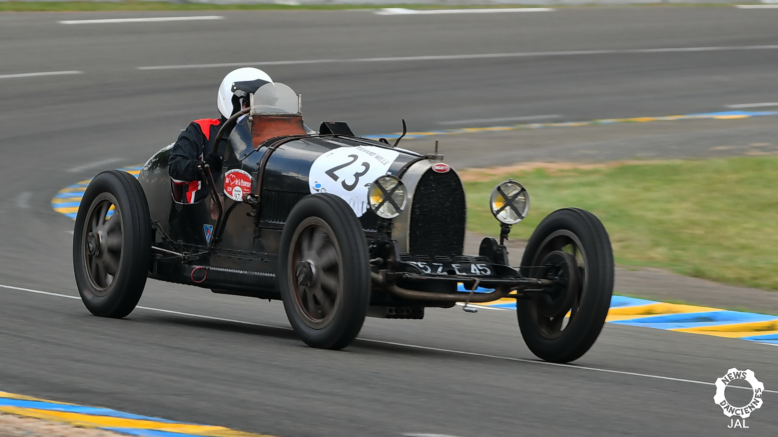 Le Mans Classic 2018 Grid 1 44-