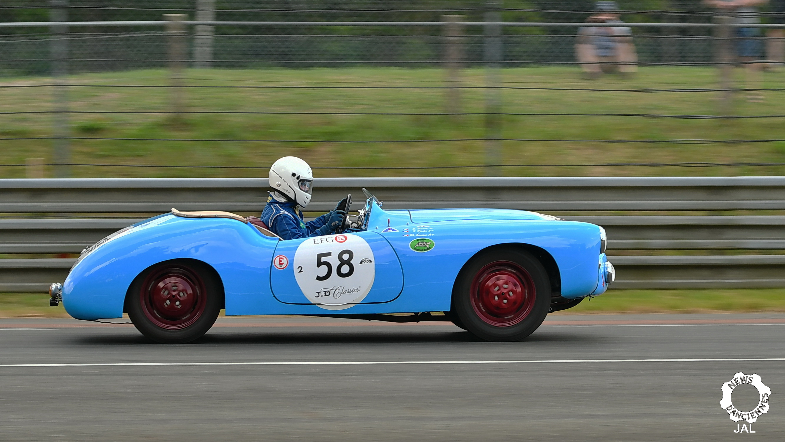 Le Mans Classic 2018 Grid 2 49-