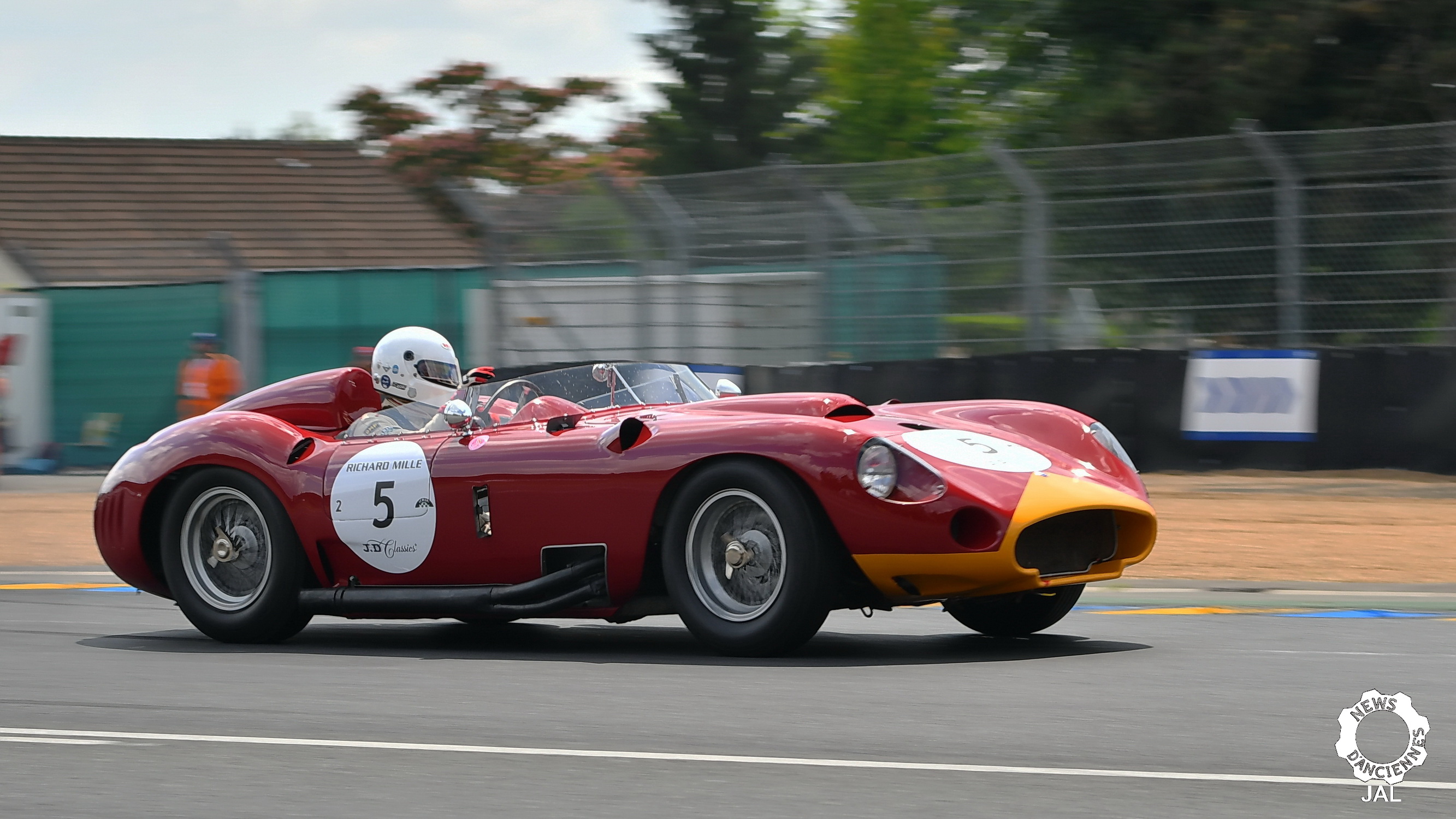 Le Mans Classic 2018 Grid 2 56-