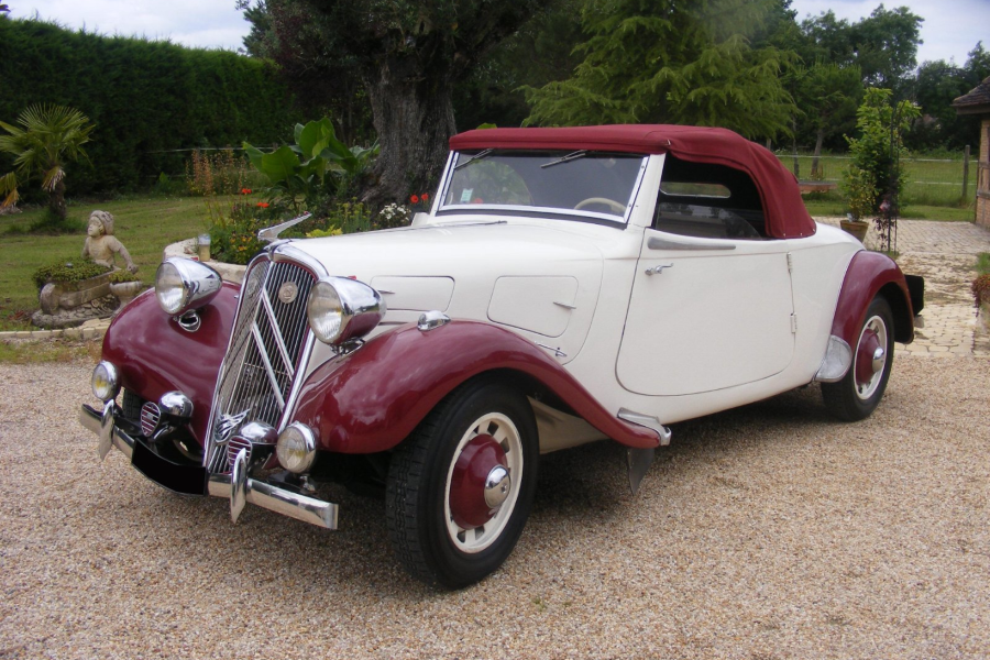 Citroën et Cabriolets ont emmené la vente Osenat de Teste-de-buch