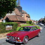 Routes de Sologne 2018 Une église et son caquetoire en fond de décors- Routes de Sologne 2018