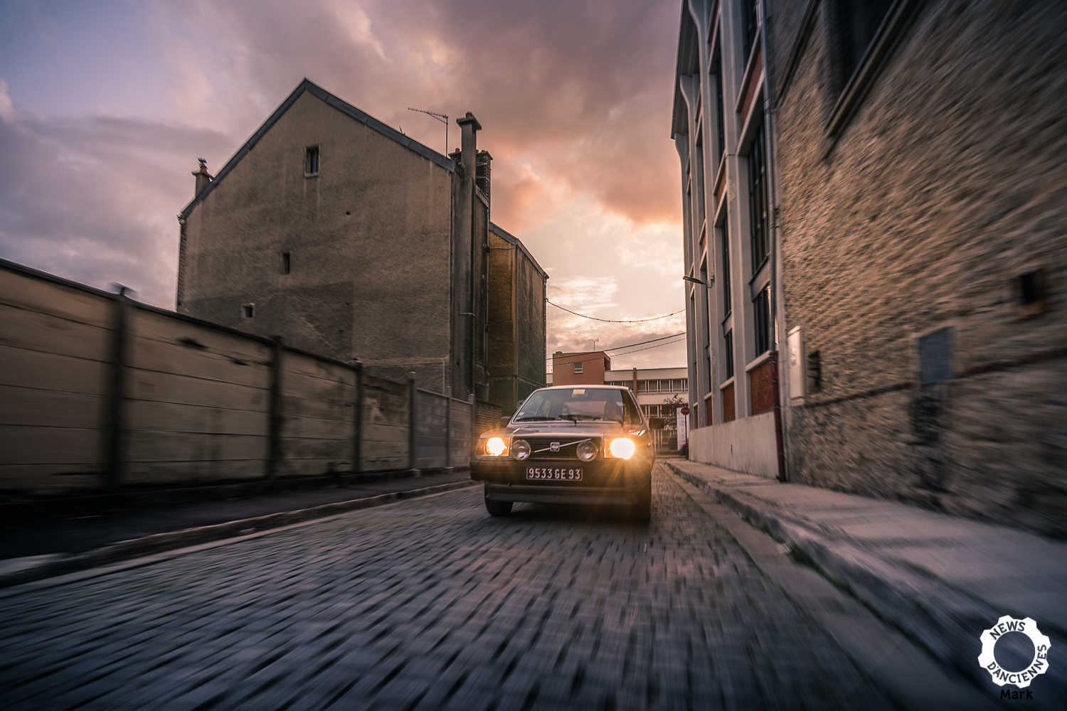 Au Volant d&rsquo;une Suédo-Hollandaise au Cœur Français : la Volvo 343