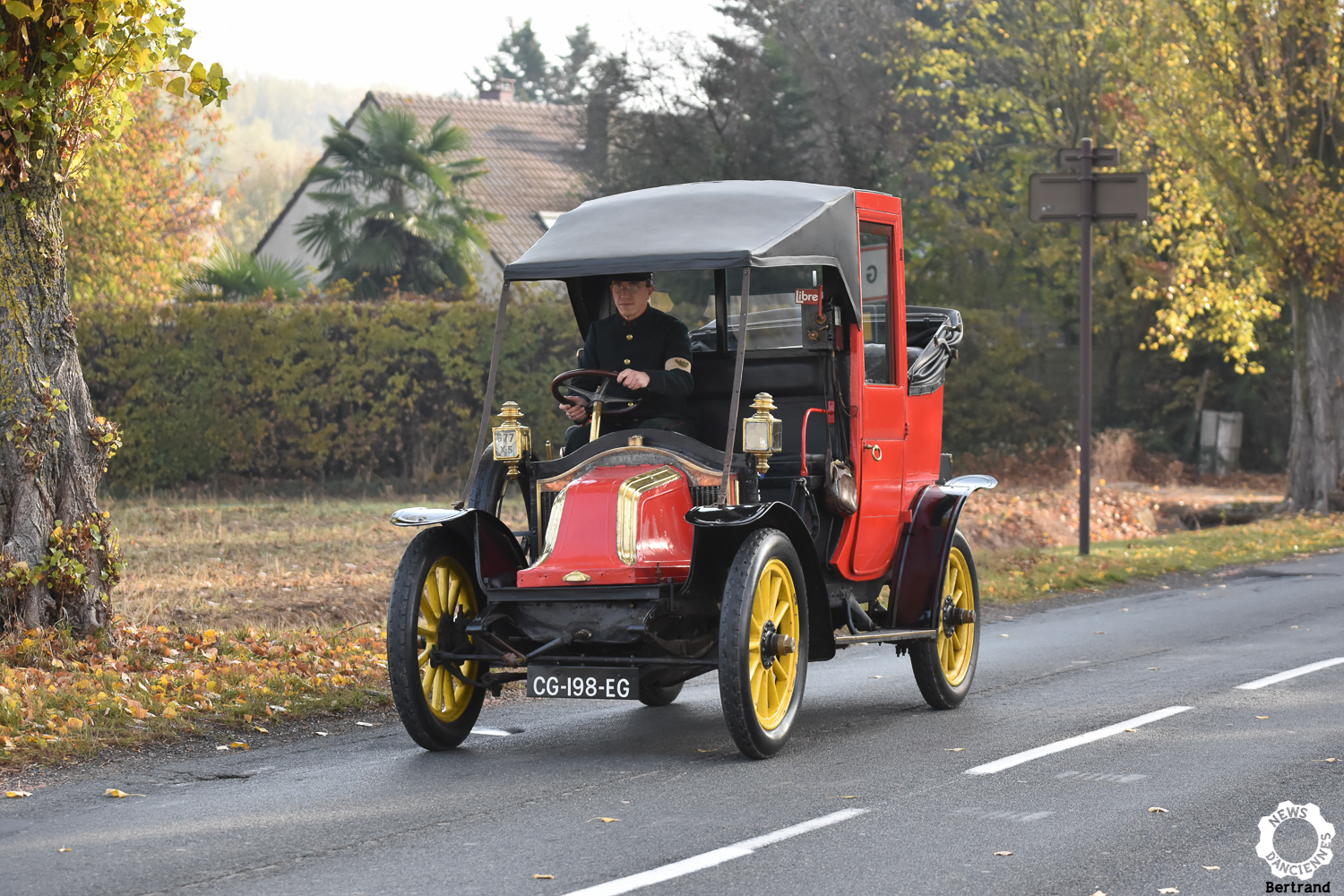 Au Volant d&rsquo;un Taxi De La Marne, le mythique Renault AG1 de 1909
