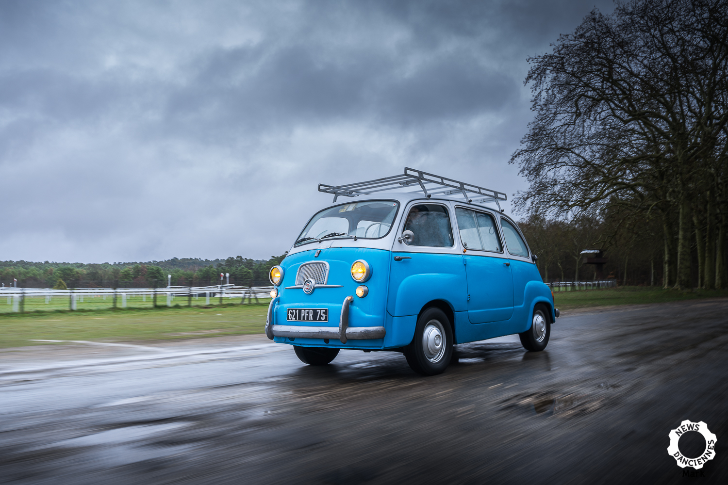 Au Volant d&rsquo;une Fiat 600D Multipla, le pot de fromage blanc dépaysant