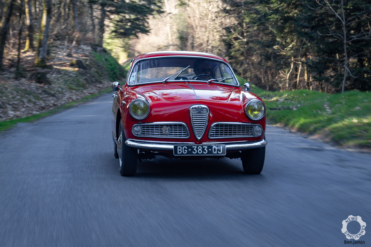 Au volant d&rsquo;une Alfa Romeo Giulietta Sprint, aussi rassurante qu&rsquo;élégante