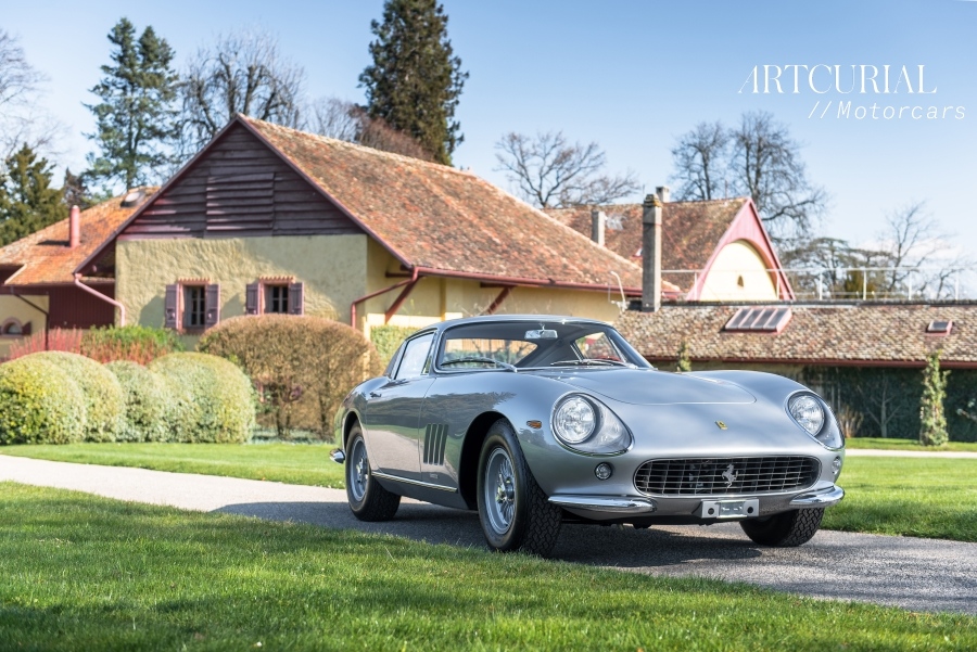Automobiles en Scène par Artcurial, débuts difficiles