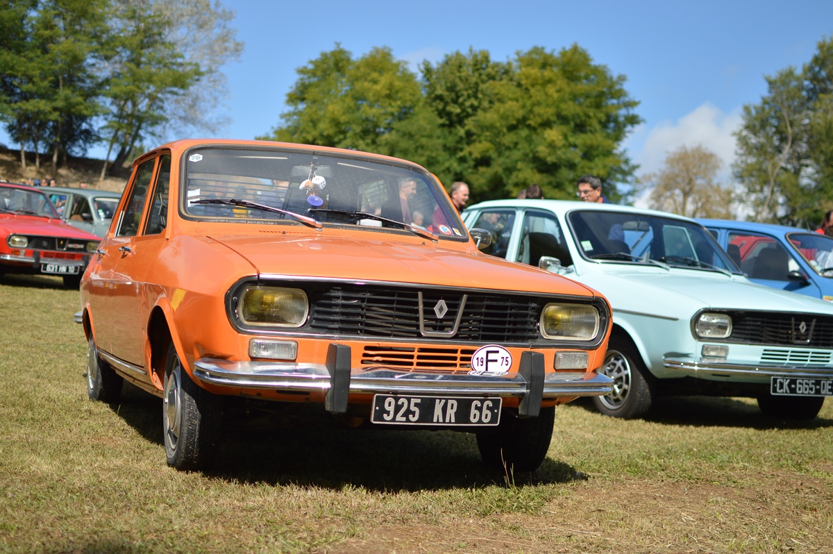 50 ans de la R12, 140 autos étaient au rendez-vous dans le Périgord