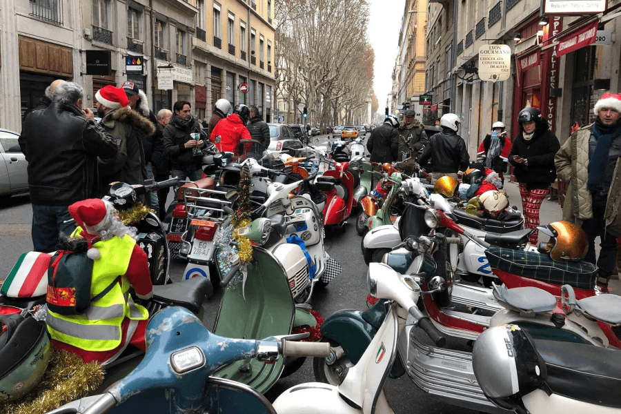 Le père Noel des gones by le Scooter Club Lyonnais, rendez-vous mi-décembre
