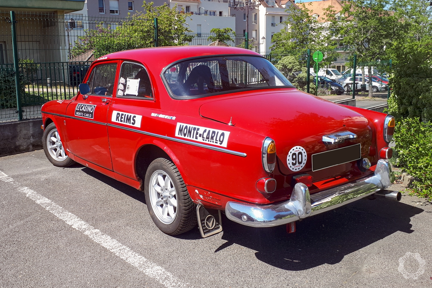 Vue dans la Rue, une Volvo 122S du Monte Carlo Historique