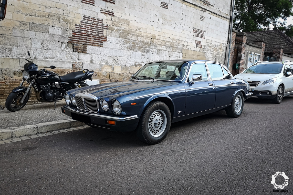 Une Daimler Double Six pour faire son marché avec classe