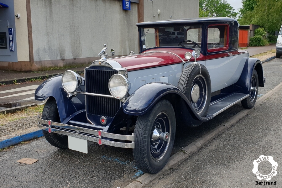 Vu dans la rue, une très rare Packard Eight, une ancêtre pour les emplettes !