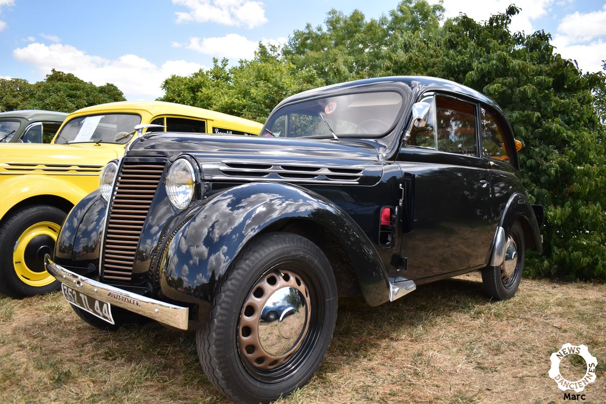 Renault Juvaquatre, passeuse de témoin