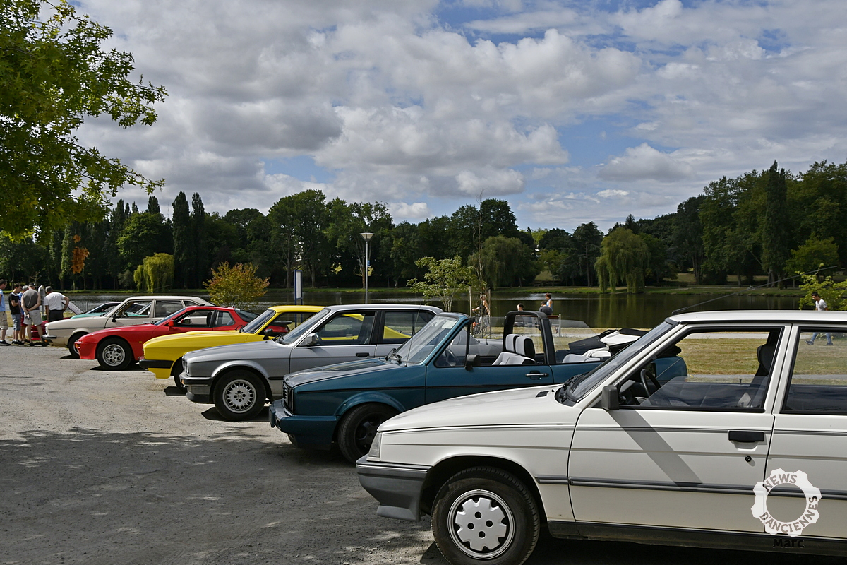 Un tour au rendez-vous mensuel des Rétromobiles de la Mée, à Chateaubriant
