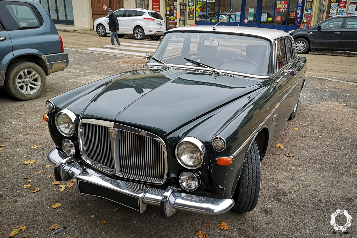 Vu dans la rue : un « Coupé » Rover P5