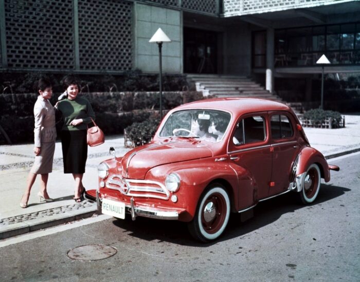 Hino Renault 4CV- Renault 4CV