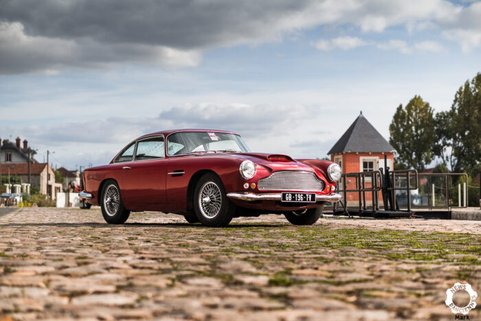 Aston Martin DB4