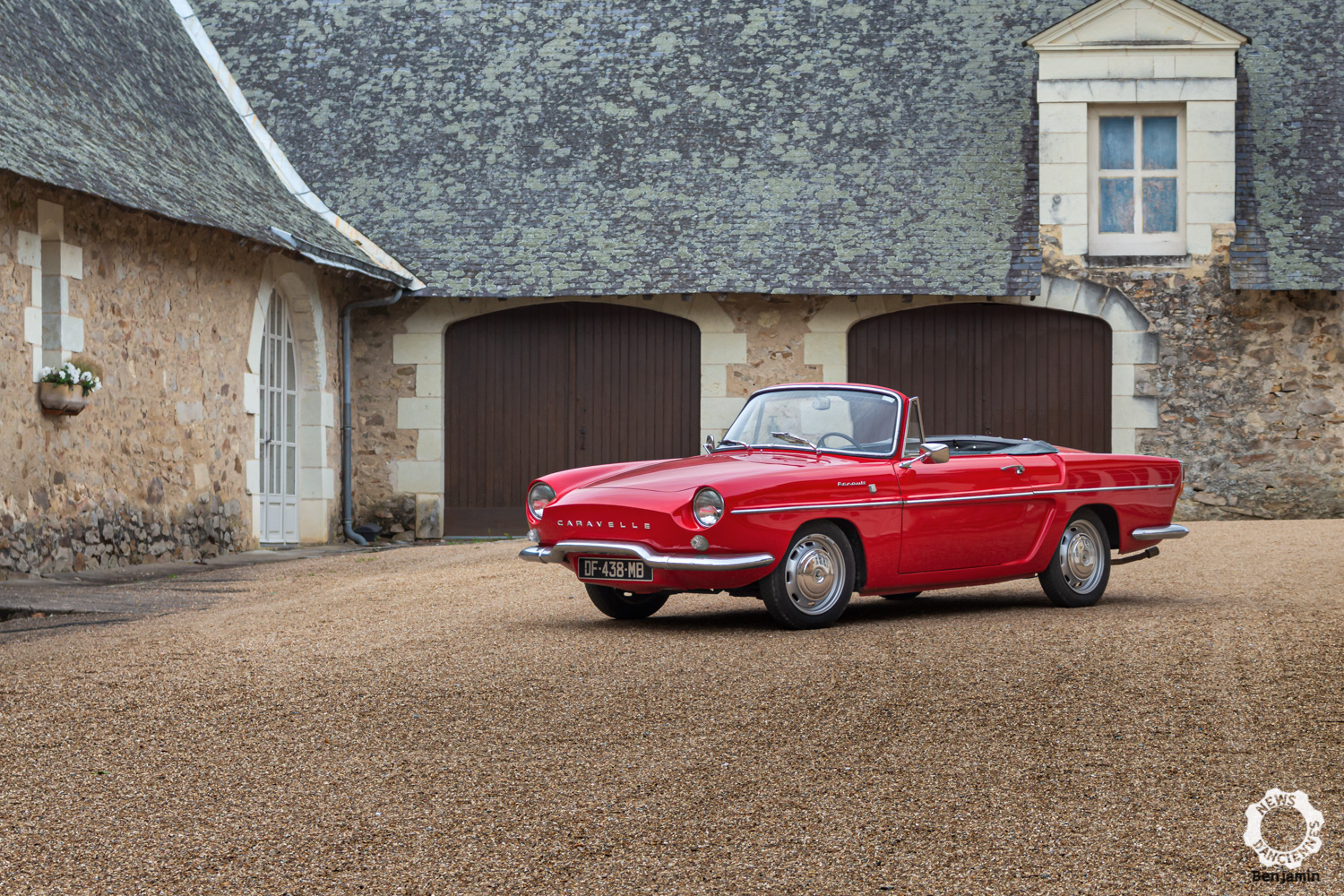 Renault Floride et Caravelle, deux autos originales chez un généraliste