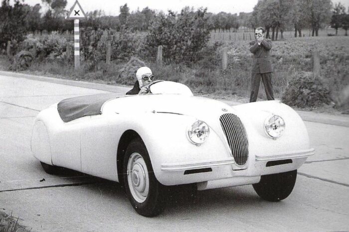 La Jaguar XK120 a Jabbeke en 1949- Jaguar XK120