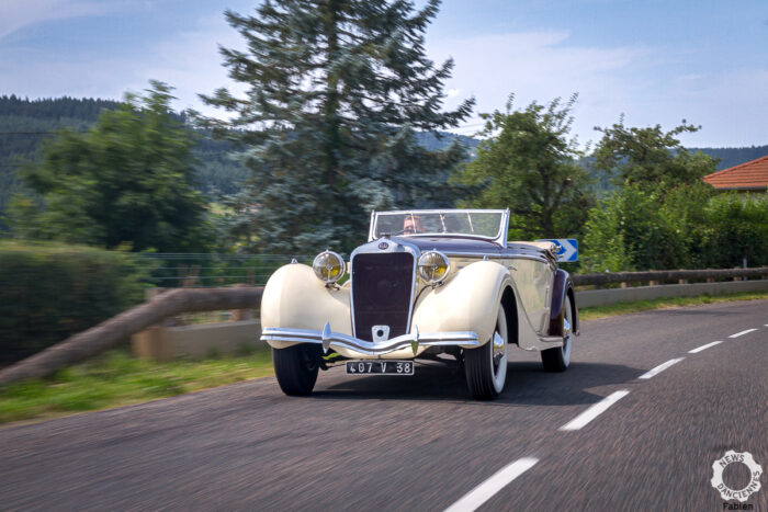 Delage D8 120 33 8- chefs d'œuvre de l'Automobile Française